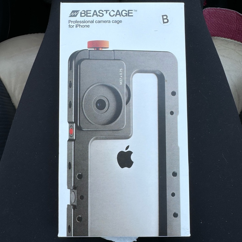 BNWT Beastcage Profesional Camera Cage for iPhone 13 Pro Max